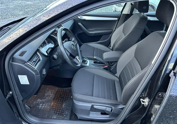 Skoda Octavia cena 54900 przebieg: 138800, rok produkcji 2019 z Wojkowice małe 121